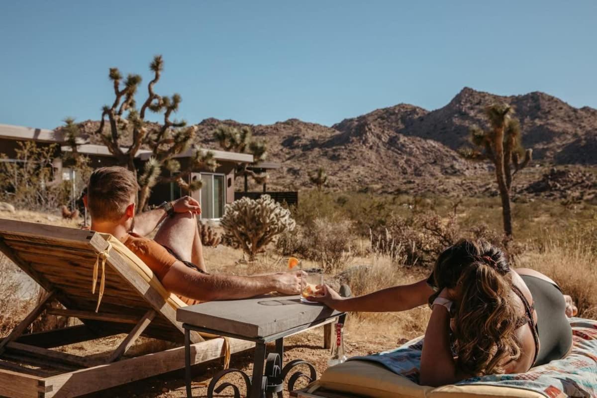 Shelter 2 L A Classic At Joshua Tree Park Entrance Buitenkant foto