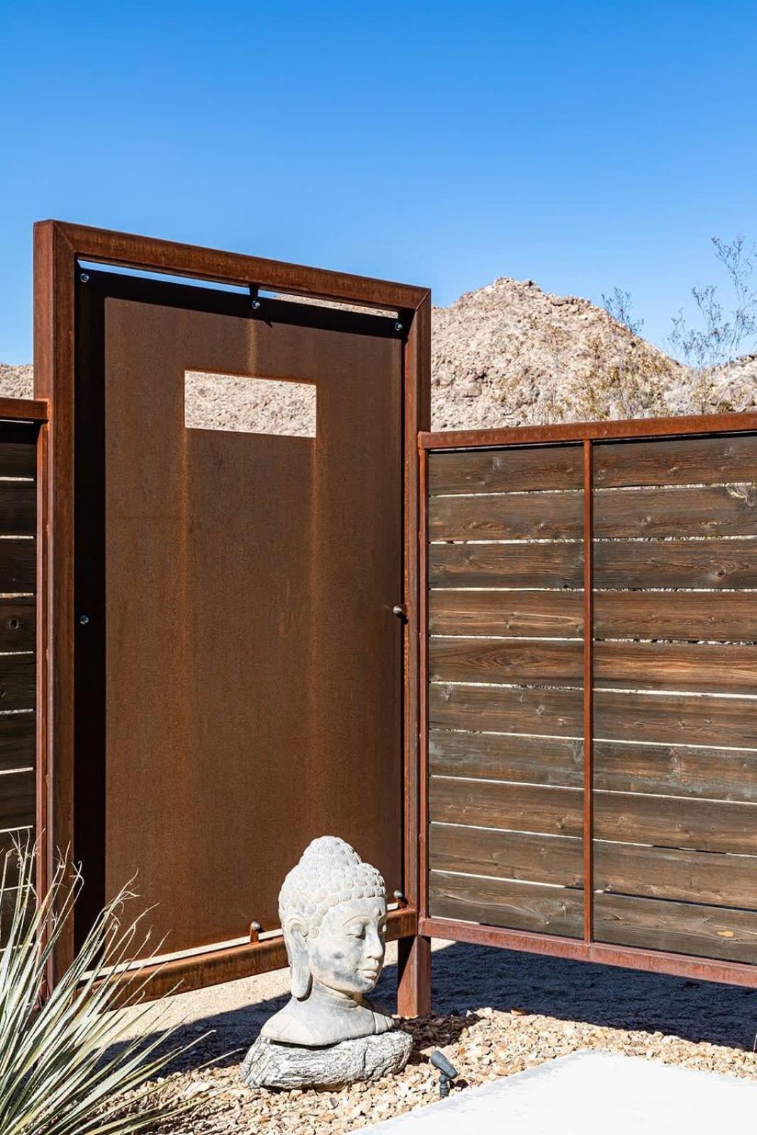 Shelter 2 L A Classic At Joshua Tree Park Entrance Buitenkant foto