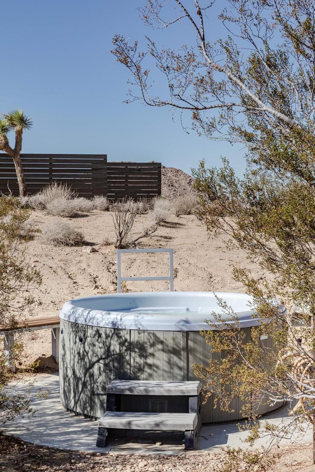 Shelter 2 L A Classic At Joshua Tree Park Entrance Buitenkant foto